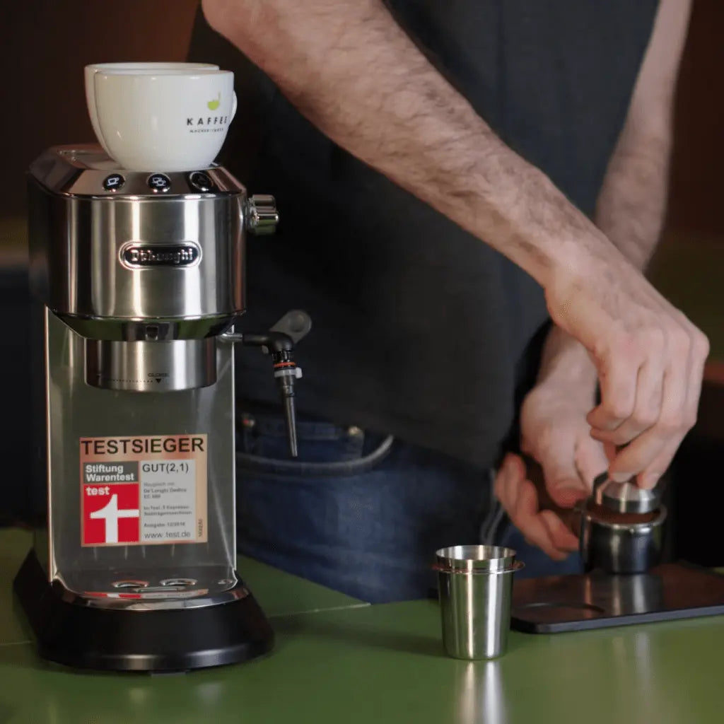 Barista Kurs Online mit der De’Longhi Dedica