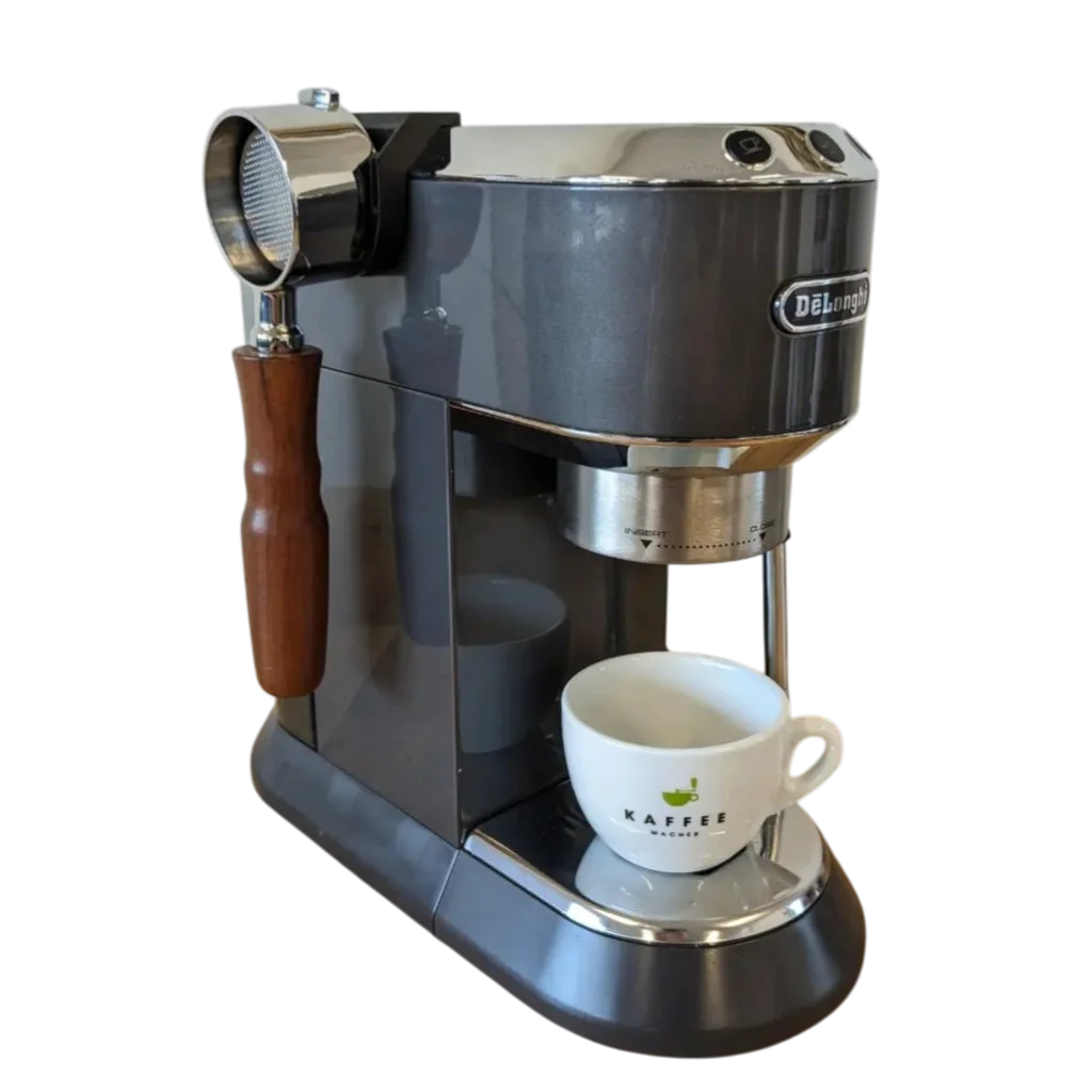 Siebträgerhalter befestigt an Delonghi mit bodenlosem Siebträger