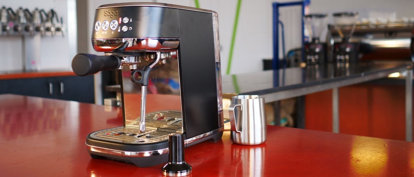 Sage Bambino Plus Espressomaschine im Kaffeemacher:innen – Test