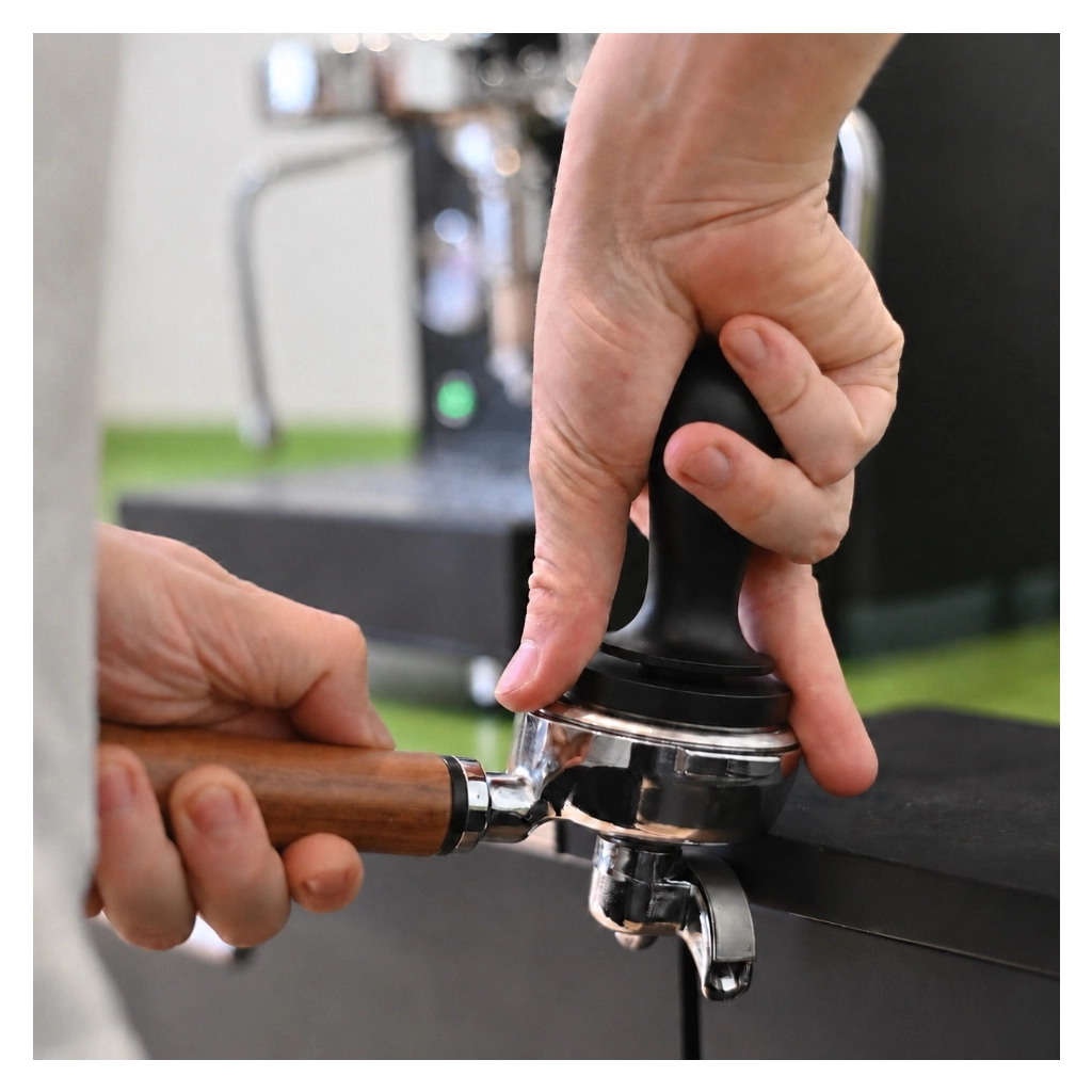 KM Tamper à retention de pression 51mm adapté à Delonghi Dedica